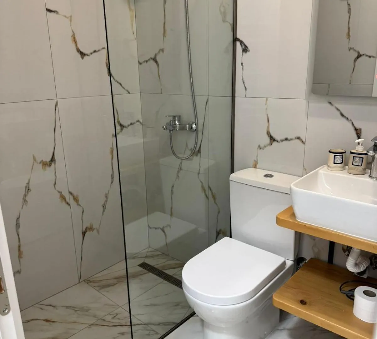 Magda Apartments Sarandë 0*,